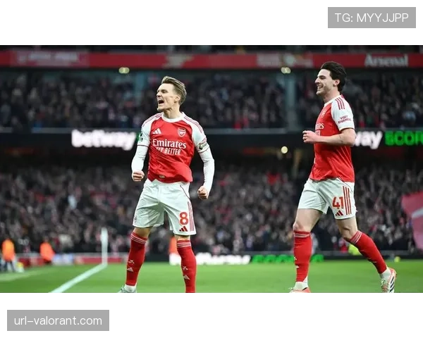 现场：布莱顿门将斯蒂尔大脚开球，弗格森头球摆渡，三脚传递即完成破门